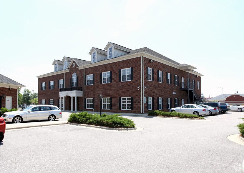 455 Ramsey St, Fayetteville, NC 28301