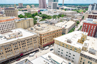 110 Broadway St, San Antonio, TX - aerial  map view