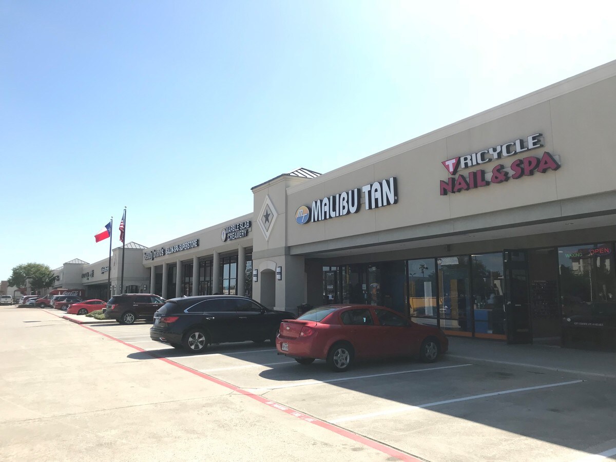 555599 W Bay Area Blvd, Webster, TX, 77598 Retail Space For Lease