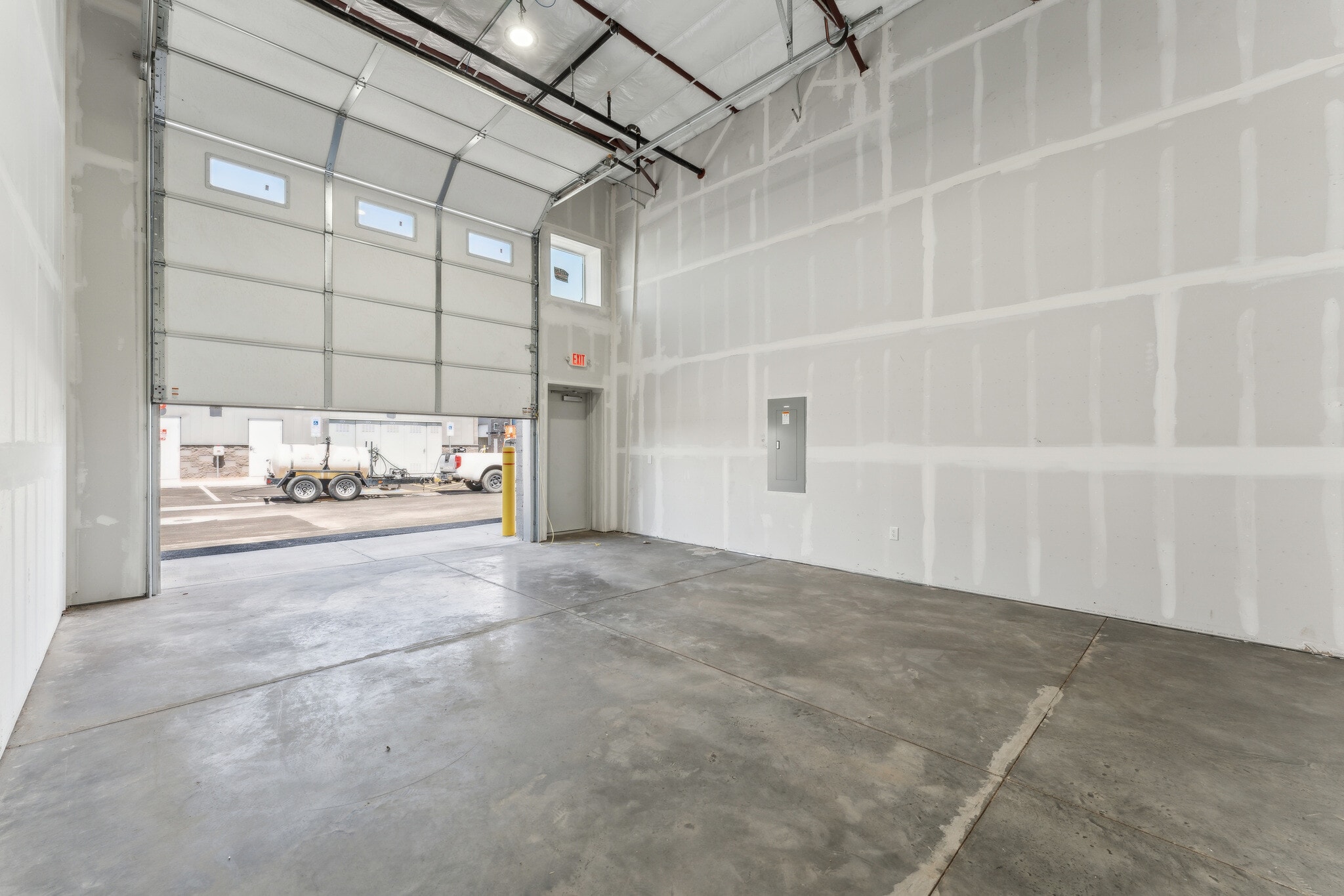 7915 Glen Harbor Blvd, Glendale, AZ for lease Interior Photo- Image 1 of 4