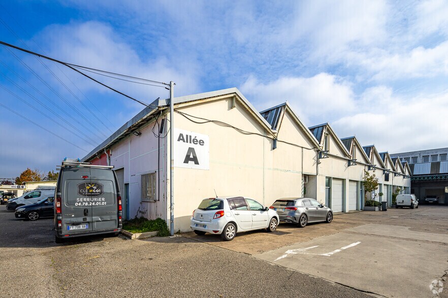 197 Avenue Francis De Pressensé, Vénissieux for lease - Building Photo - Image 2 of 3