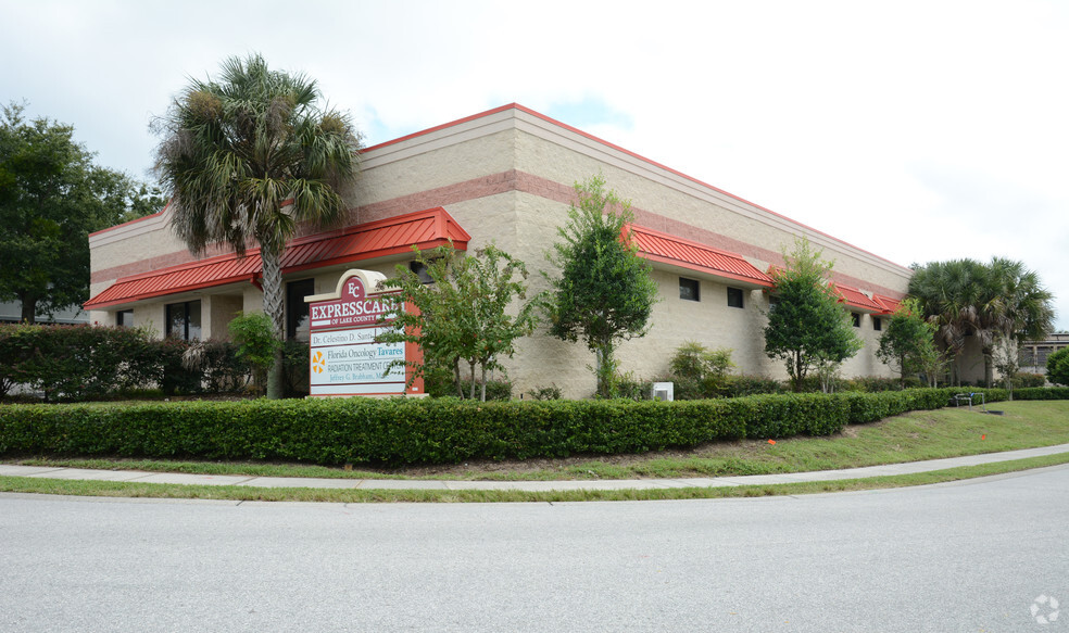 2010-2020 Nightingale Ln, Tavares, FL for sale - Primary Photo - Image 1 of 25