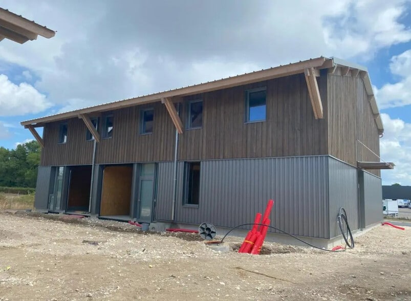 Flex in Le Haillan for sale - Building Photo - Image 3 of 18