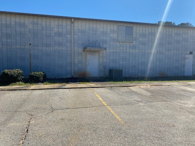 2406 Commerce Ln, Albany, GA for lease - Building Photo - Image 2 of 13