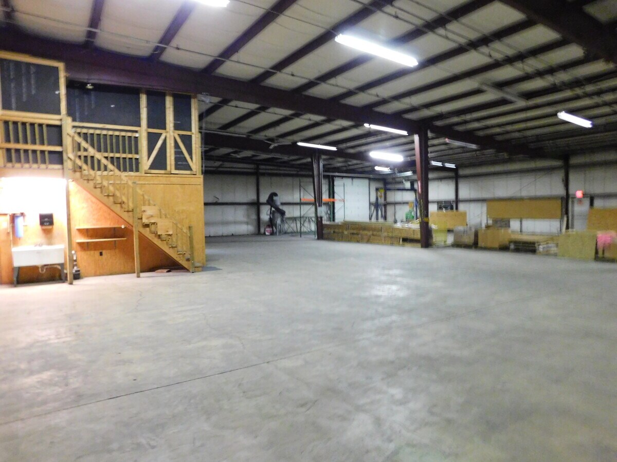 310 Emig Rd, Emigsville, PA 17318