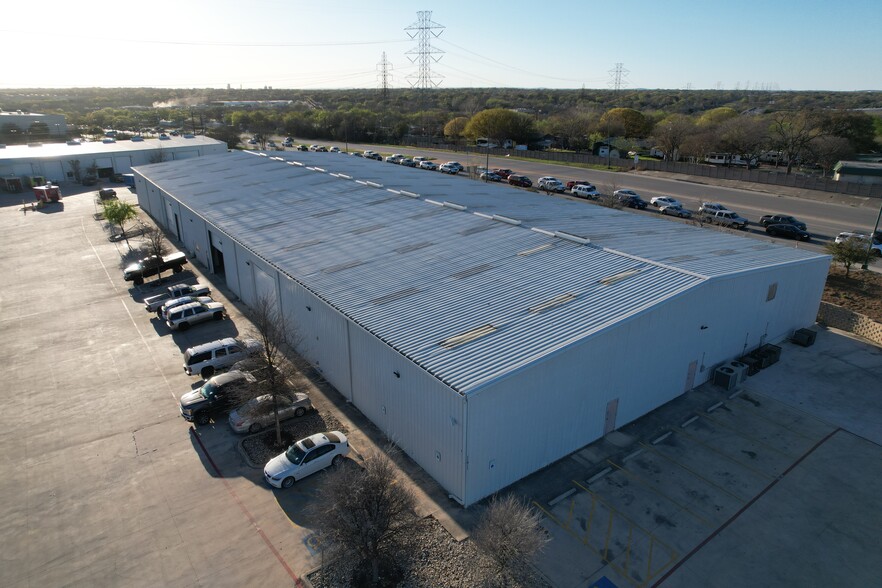 11911 Crosswinds Way, San Antonio, TX for lease - Building Photo - Image 3 of 16