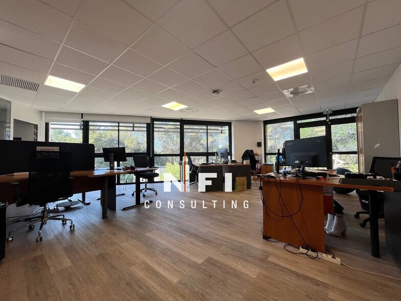 Office in Valbonne for lease - Building Photo - Image 3 of 65