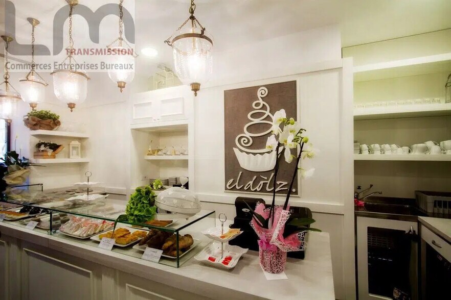 Retail in Rueil-Malmaison for lease - Interior Photo - Image 2 of 3