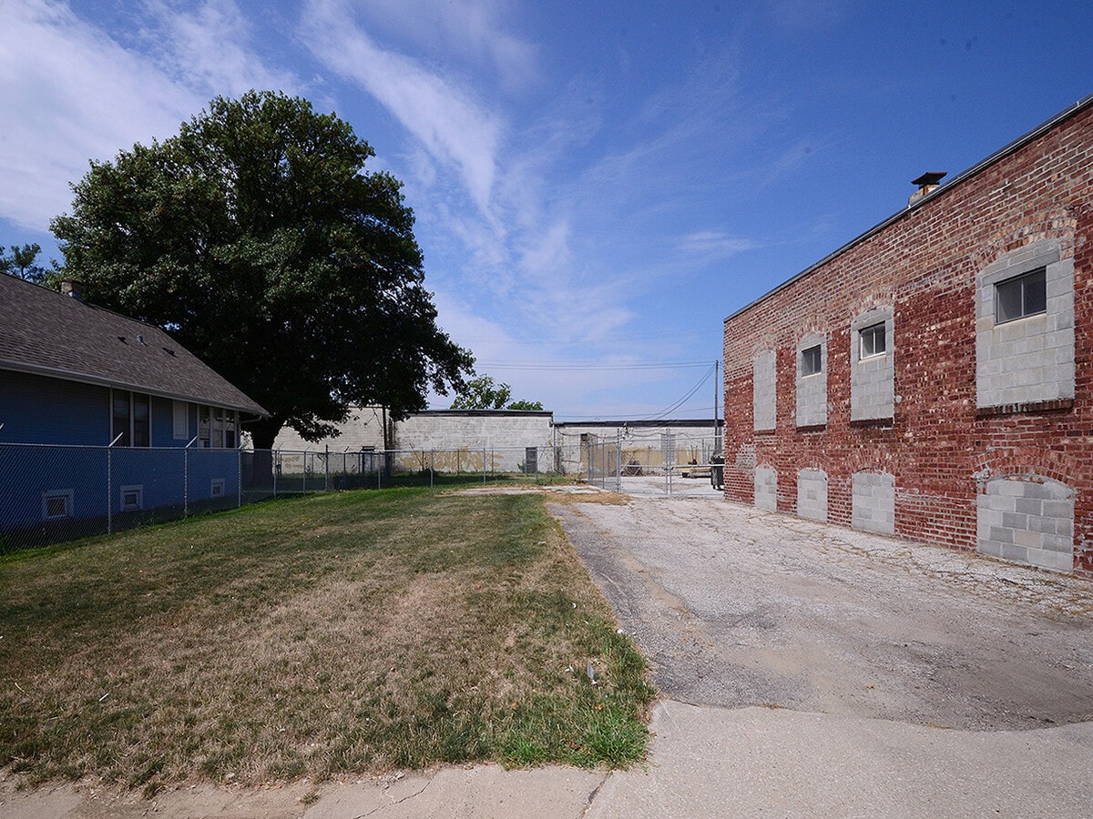 4228 Florence Blvd, Omaha, NE 68110