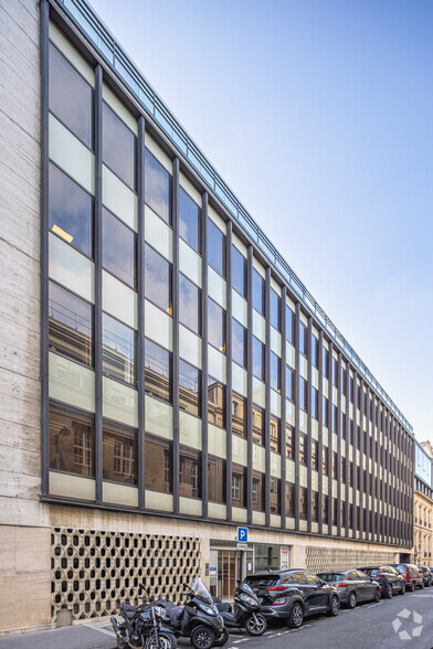 7 Rue De Bucarest, Paris for lease - Primary Photo - Image 1 of 2
