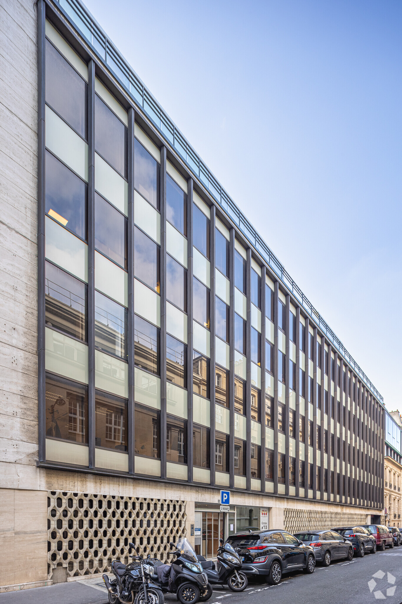 7 Rue De Bucarest, Paris for lease Primary Photo- Image 1 of 3
