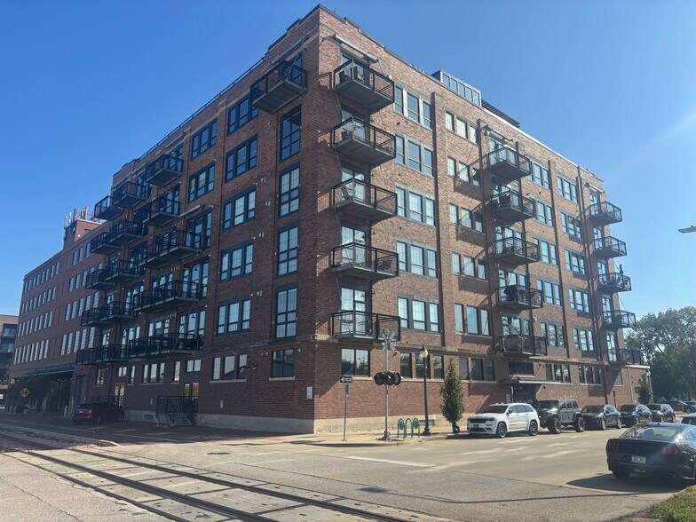 900 2nd St SE, Cedar Rapids, IA for lease - Building Photo - Image 1 of 5