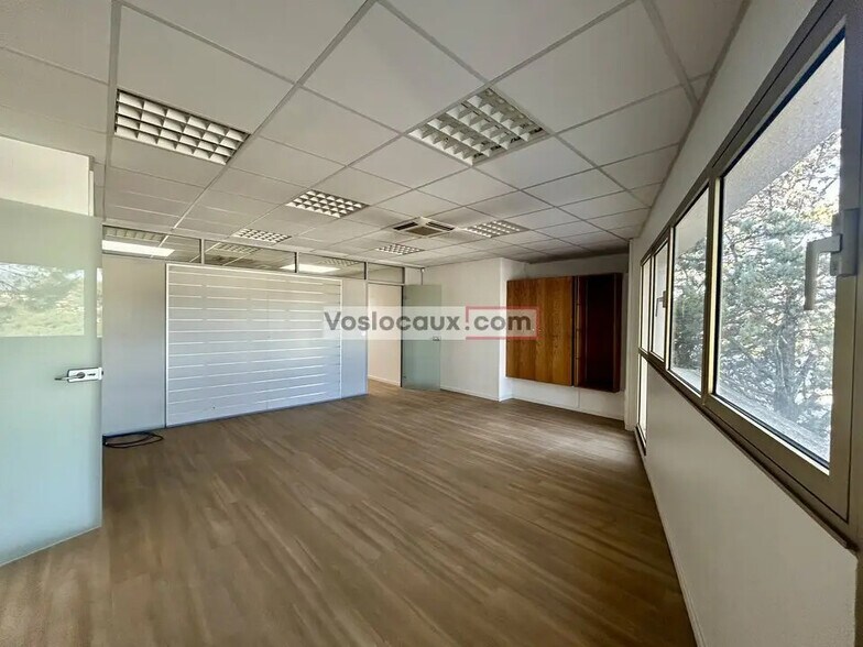 Office in Le Cannet for sale - Interior Photo - Image 1 of 3