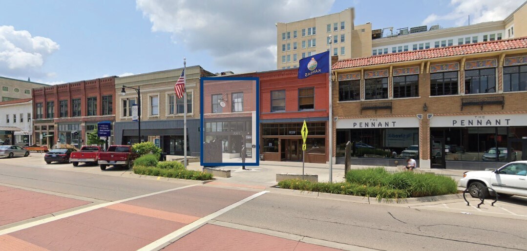 921 S Kansas Ave, Topeka, KS for sale Building Photo- Image 1 of 1