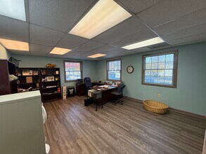 10515-10535 Crestwood Dr, Manassas, VA for lease Interior Photo- Image 1 of 6