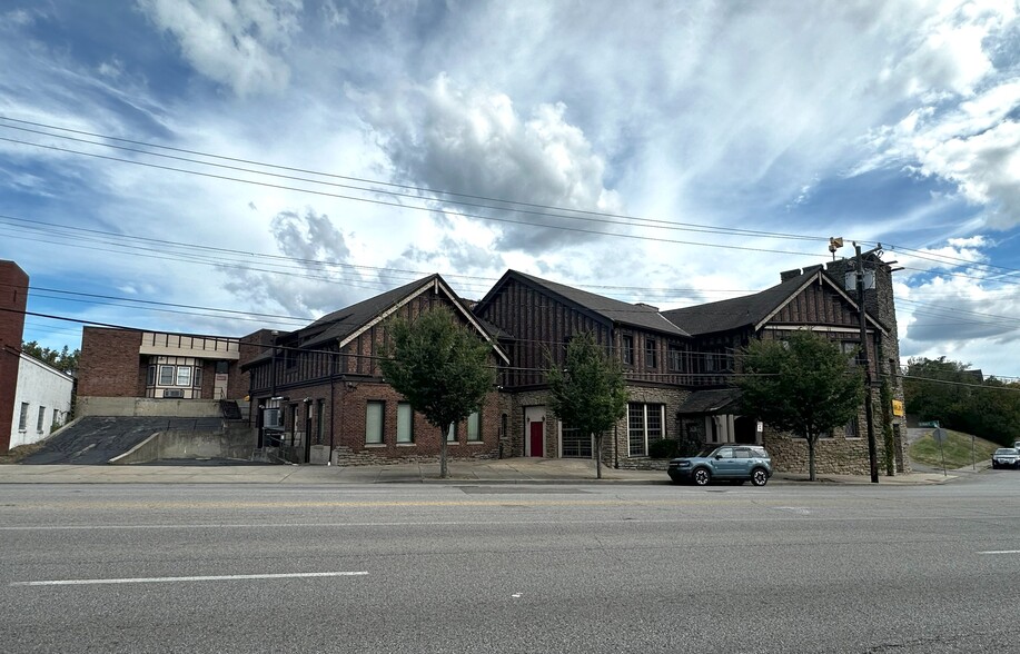 2230 Gilbert Ave, Cincinnati, OH for sale - Building Photo - Image 1 of 22