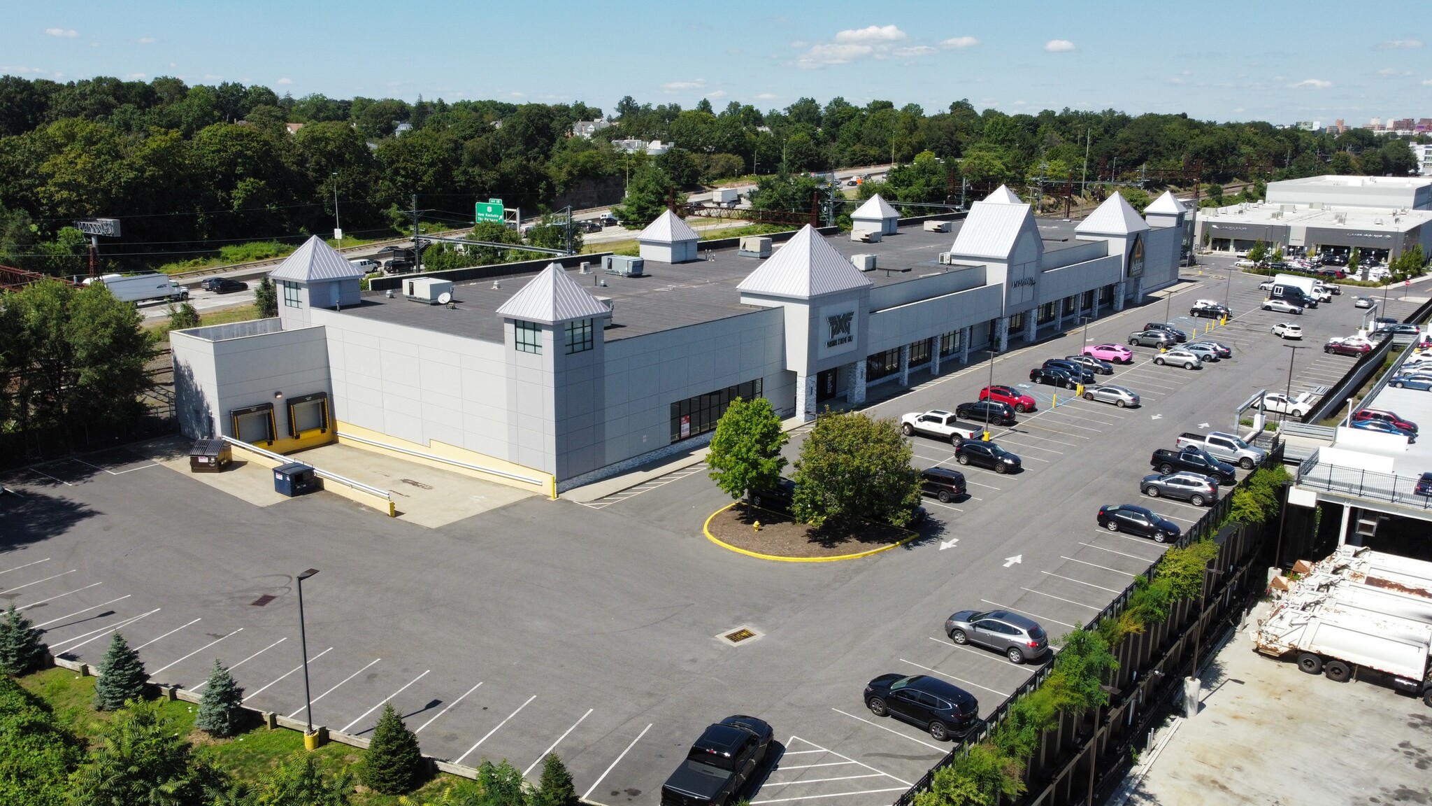 80-110 Nardozzi Pl, New Rochelle, NY for lease Building Photo- Image 1 of 11