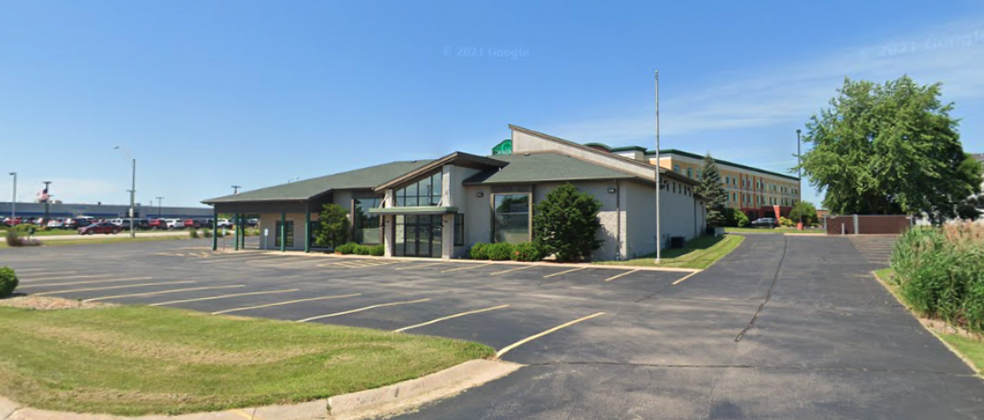 200 N Mall Dr, Appleton, WI for lease - Building Photo - Image 1 of 3