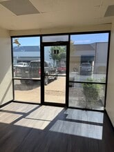 3334-3432 W Wilshire Dr, Phoenix, AZ for lease Building Photo- Image 1 of 4