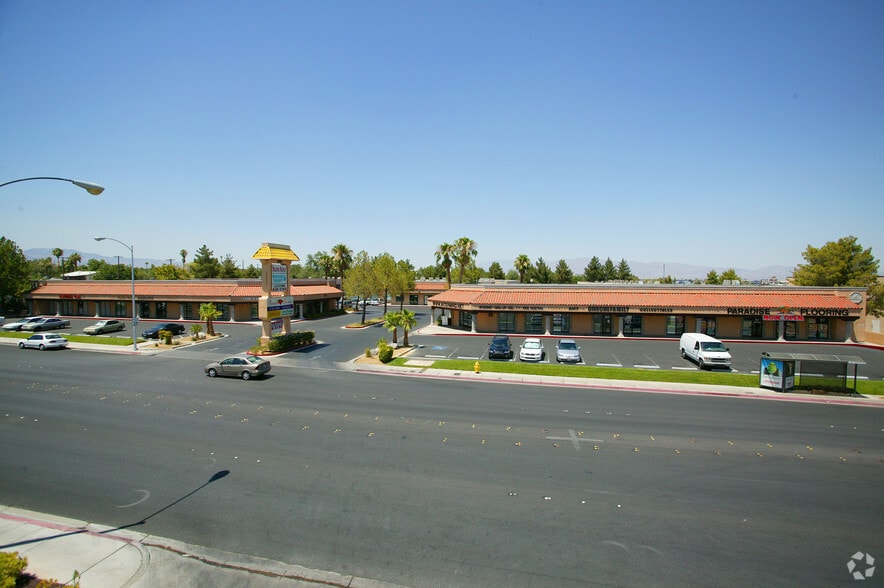 5000 W Oakey Blvd, Las Vegas, NV for lease - Building Photo - Image 2 of 13