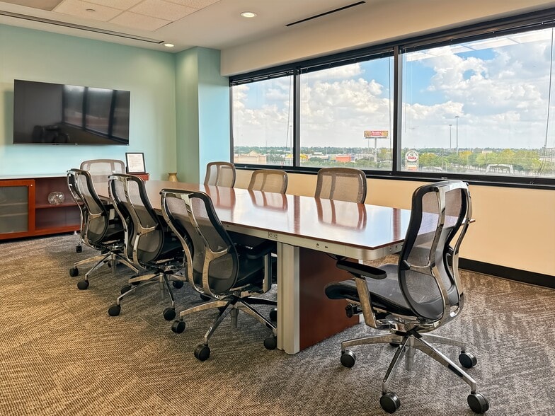 8300 FM 1960 Rd W, Houston, TX for lease - Building Photo - Image 3 of 15