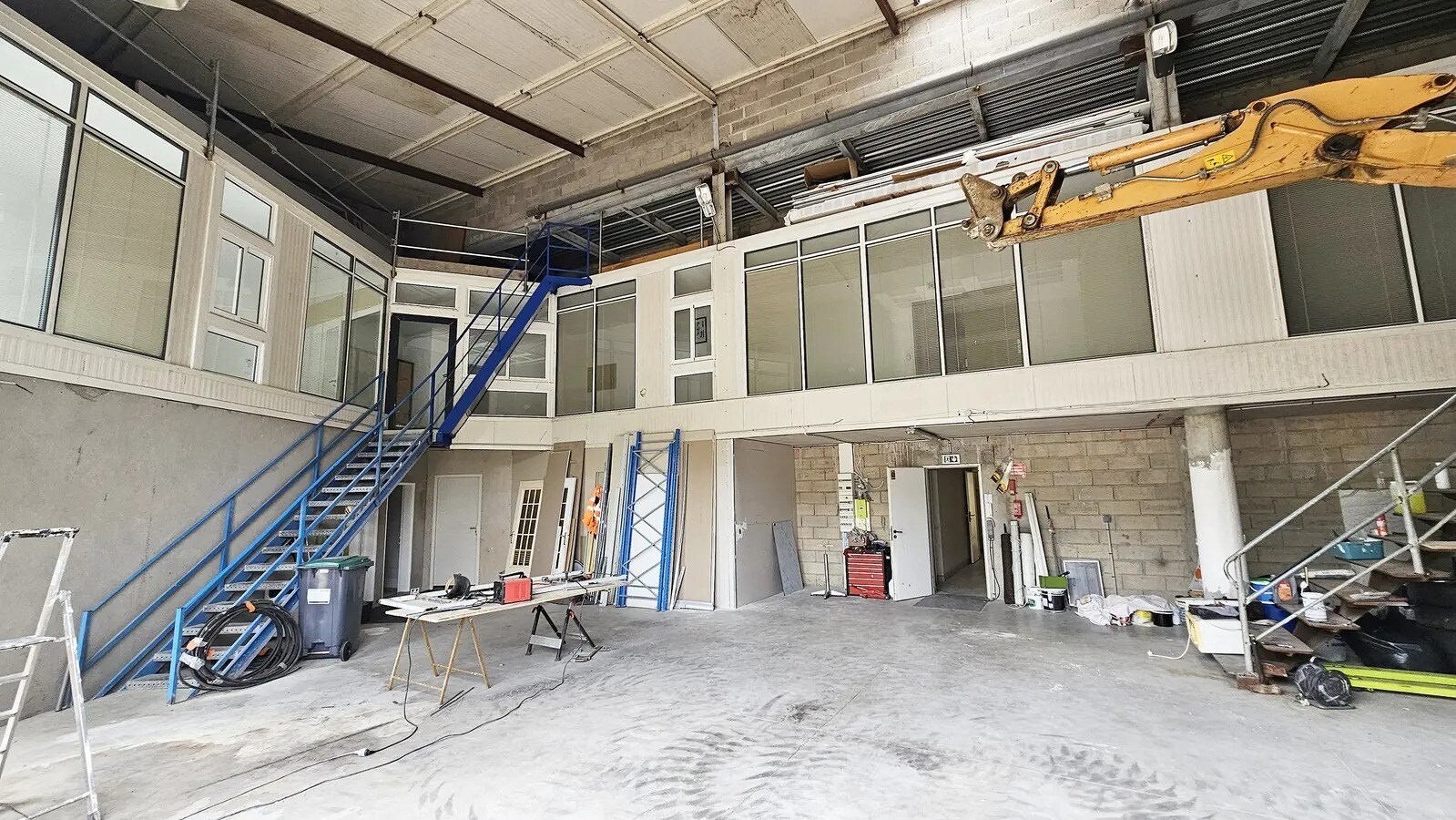 Flex in Crosne for lease Interior Photo- Image 1 of 10