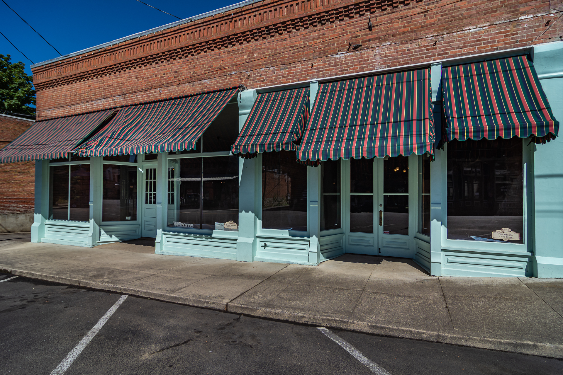 115 NE Locust St, Oakland, OR for sale Building Photo- Image 1 of 57