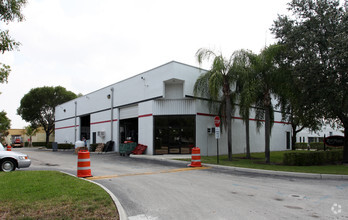 2950 NW 22nd Ter, Pompano Beach, FL for lease Building Photo- Image 2 of 4