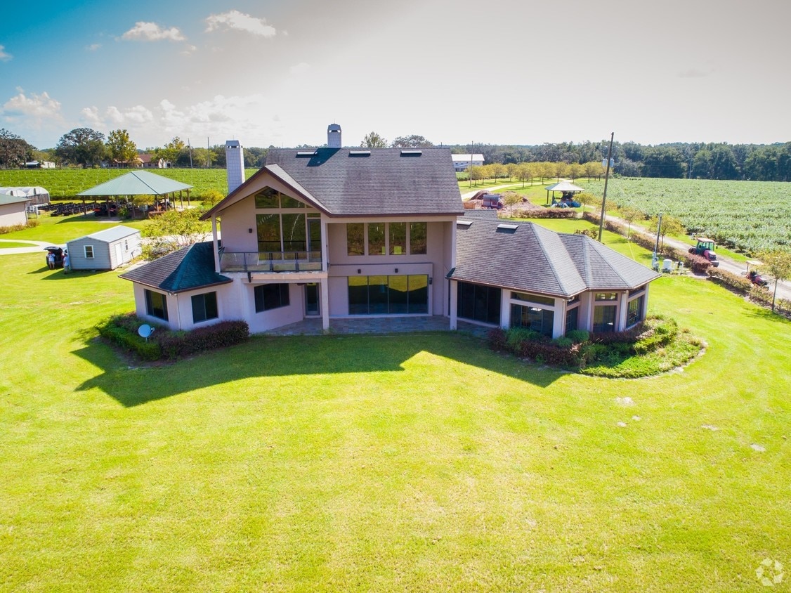 26405 Bloomfield Ave, Yalaha, FL 34797