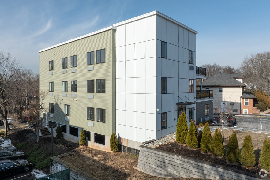 890 Palisade Ave, Teaneck, NJ for sale - Primary Photo - Image 1 of 1