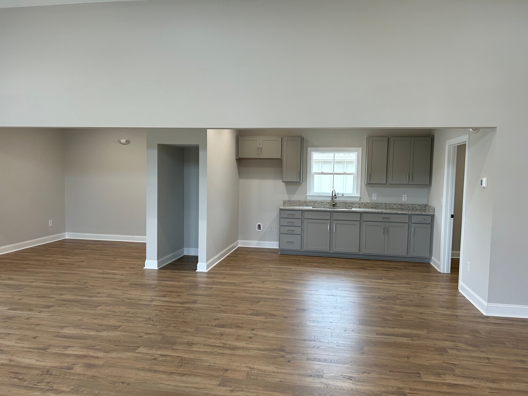 520 Meritage St, Greer, SC for lease Interior Photo- Image 1 of 7