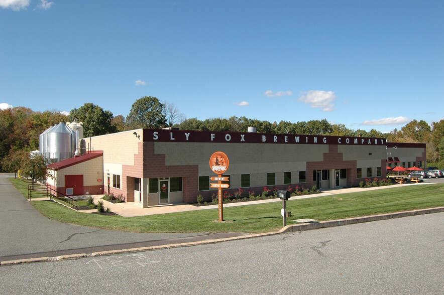 331-337 Circle of Progress, Pottstown, PA for sale - Building Photo - Image 1 of 9