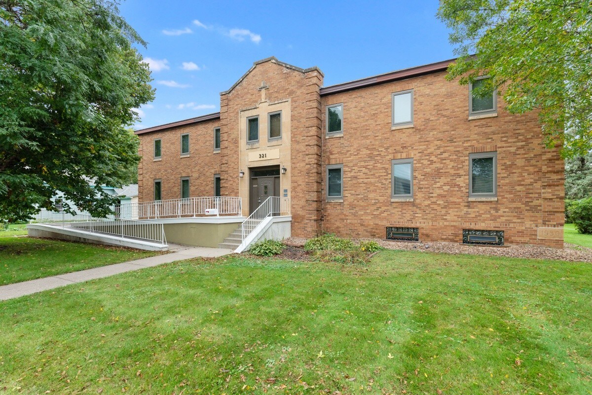 321 6th St E, Hastings, MN 55033