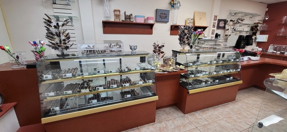 2839 Bathurst St, Toronto, ON for sale - Building Photo - Image 3 of 17