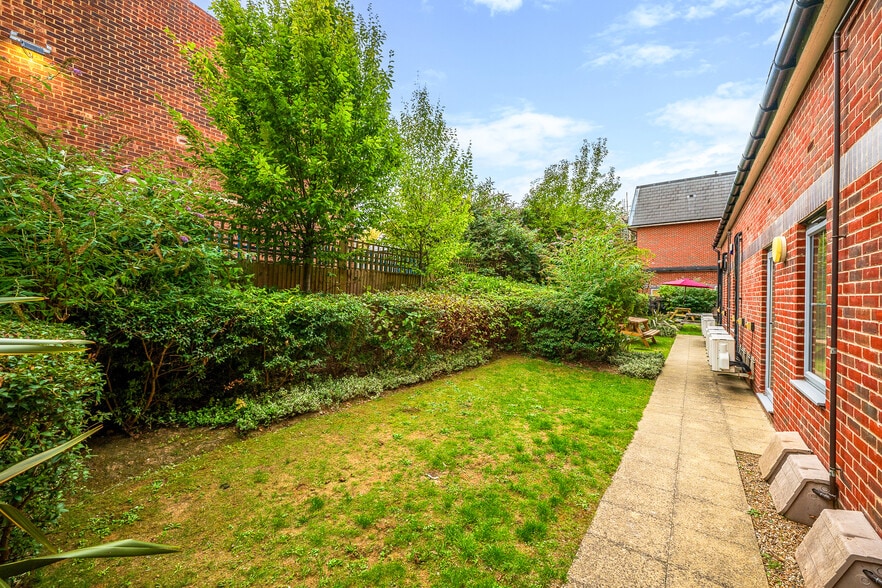 Scotts Rd, Bromley for sale - Building Photo - Image 2 of 10