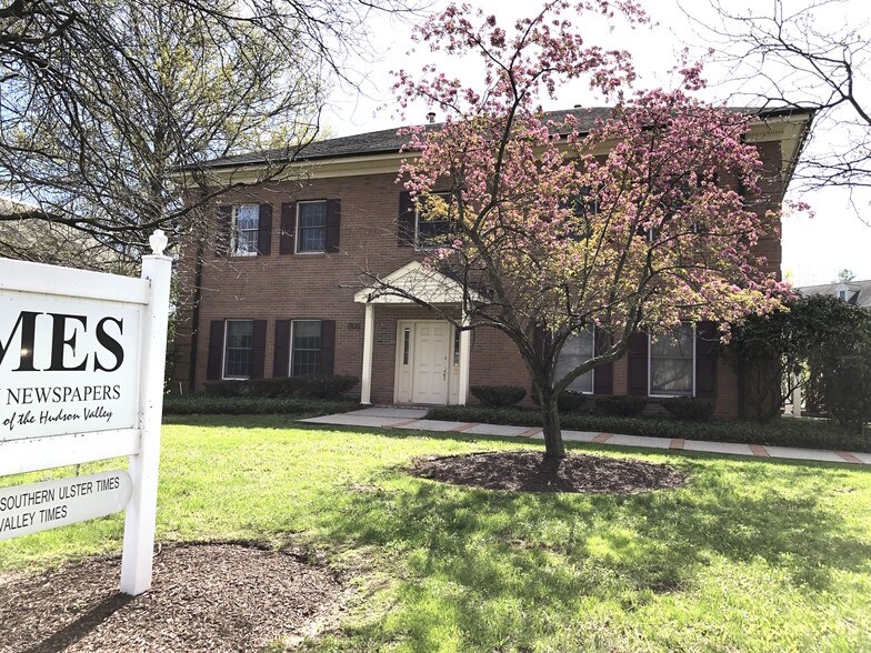 300 Stony Brook Ct, Newburgh, NY for sale - Building Photo - Image 1 of 1