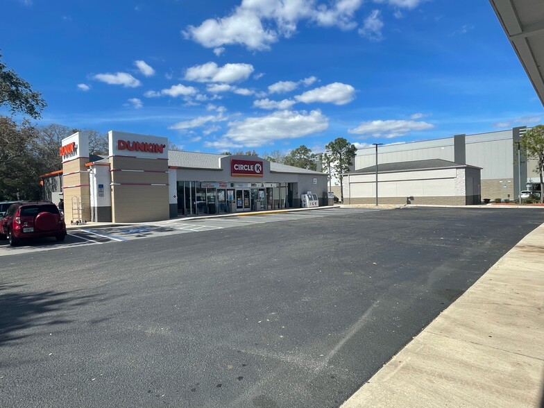 6017 W Linebaugh Ave, Tampa, FL for lease - Building Photo - Image 1 of 8