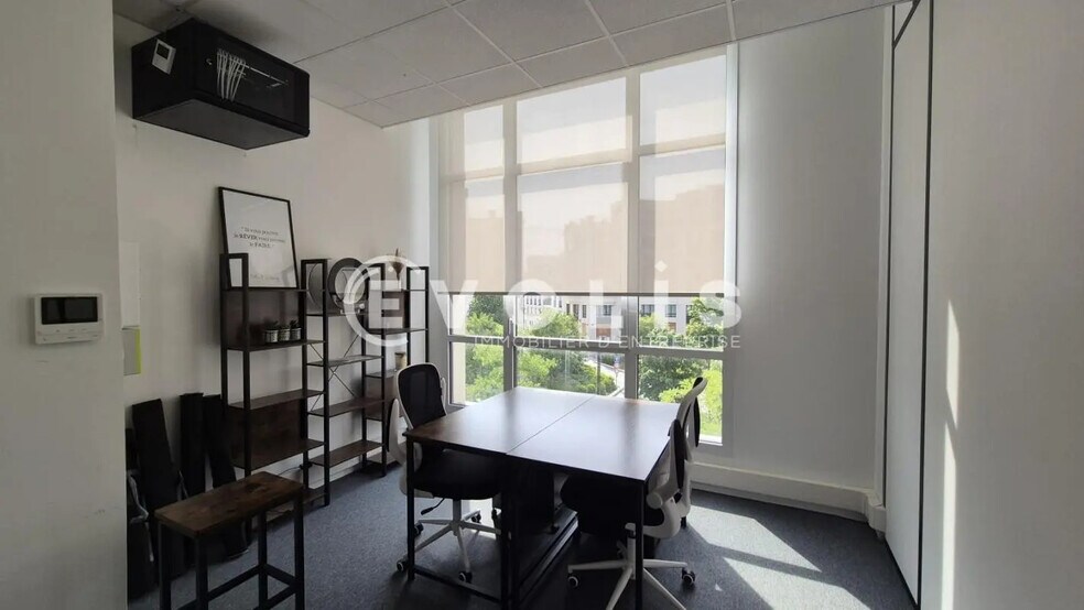 Office in Chessy for lease - Building Photo - Image 3 of 5