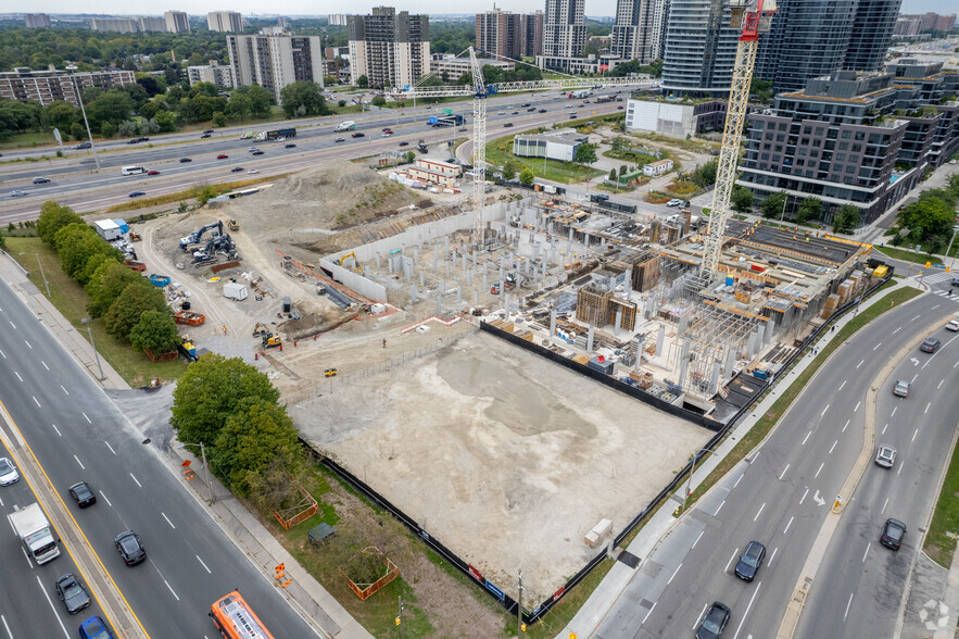 300-304 The East Mall, Toronto, ON for lease - Building Photo - Image 3 of 3