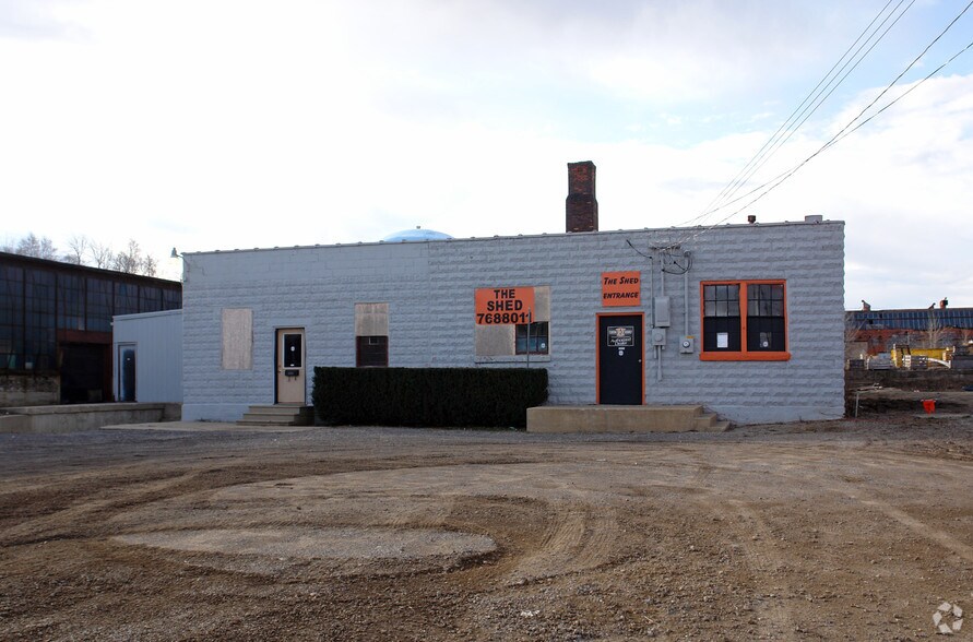 2419 E Michigan Ave, Jackson, MI 49202