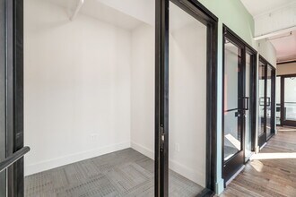 828 N Broadway St, Knoxville, TN for lease Building Photo- Image 1 of 1