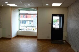 8 Hough Ln, Leyland for lease Interior Photo- Image 1 of 6