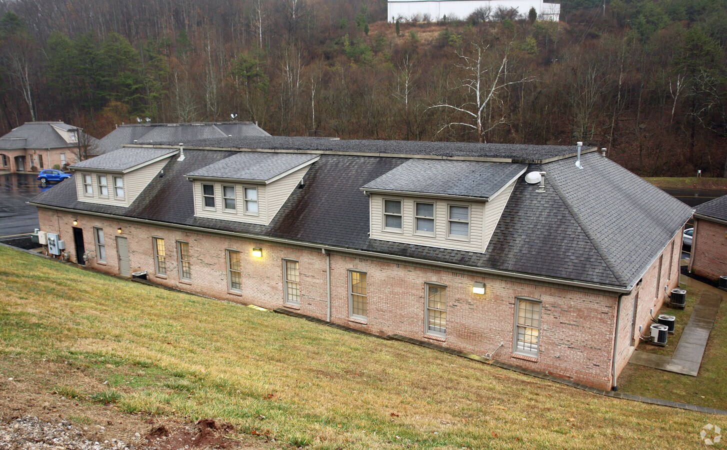 400 Prestige Park Dr, Hurricane, WV 25526