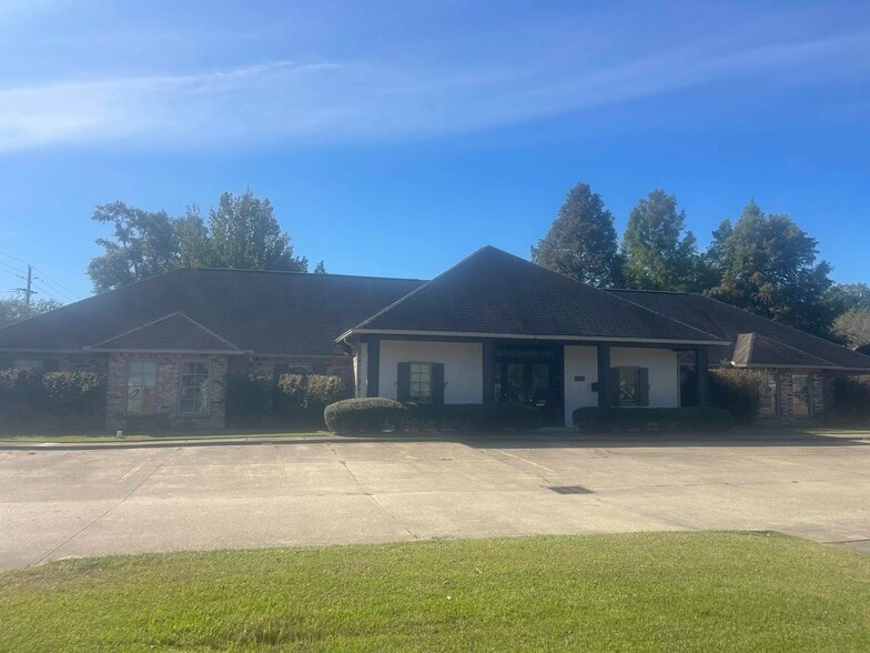 2798 O'Neal Ln, Baton Rouge, LA for lease - Building Photo - Image 2 of 48
