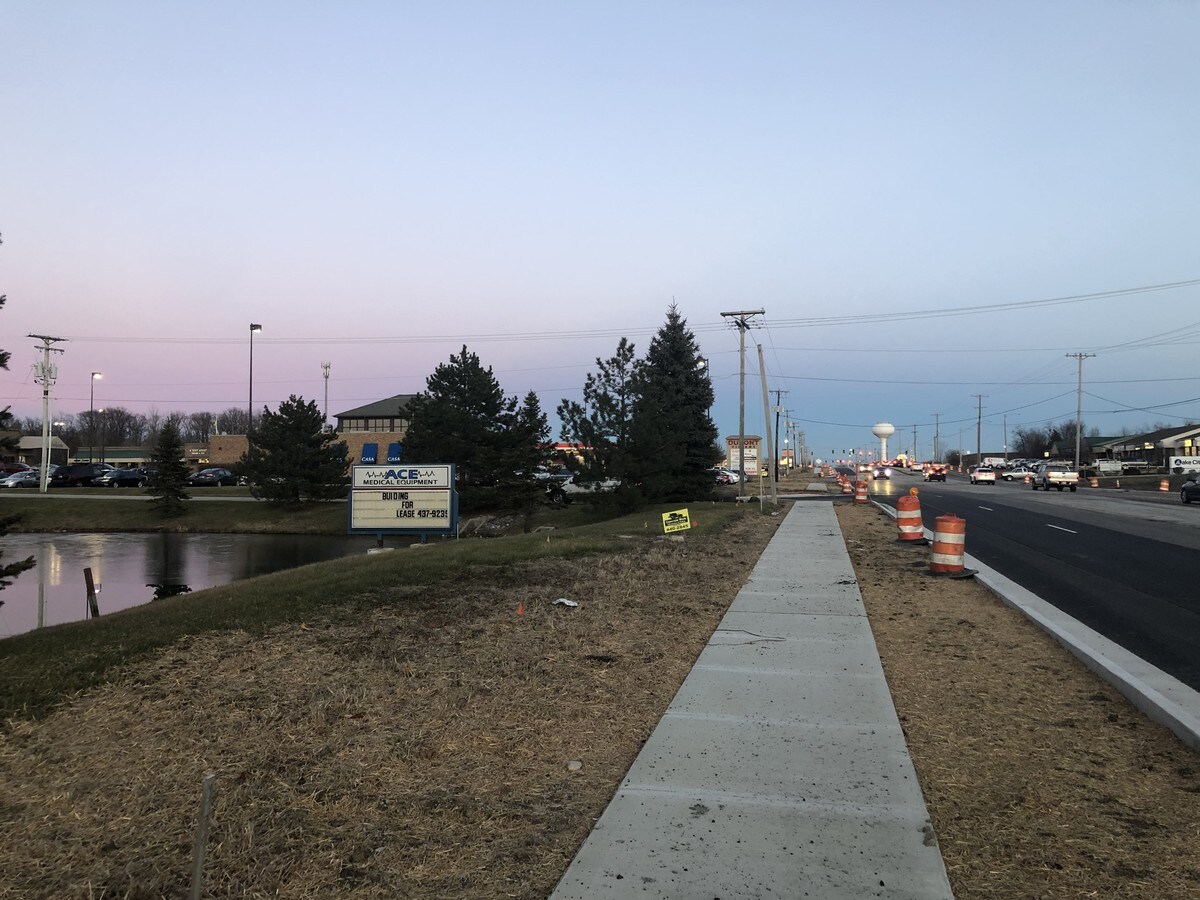 227 E Dupont Rd, Fort Wayne, IN 46825