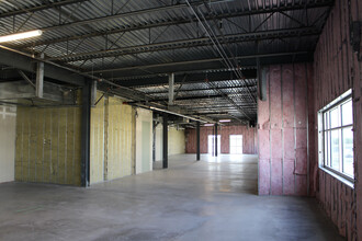 2005 W Park Dr, Irving, TX for lease Interior Photo- Image 2 of 4