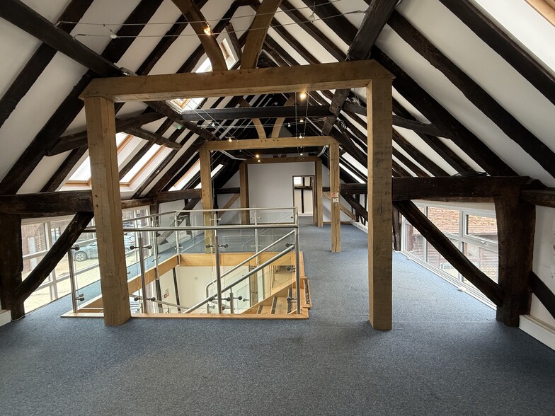 The Barn, Dawes Farm, Bognor Road, Warnham, Warnham for lease - Building Photo - Image 3 of 9