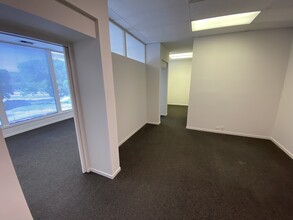 540-550 W Frontage Rd, Northfield, IL for lease Interior Photo- Image 2 of 5