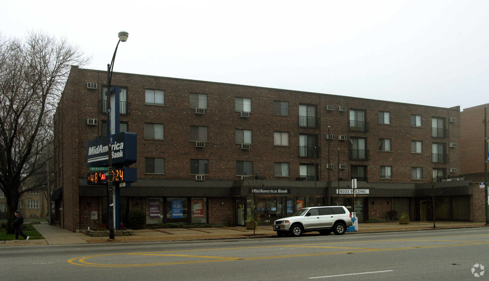 6333 N Milwaukee Ave, Chicago, IL for lease - Building Photo - Image 2 of 6