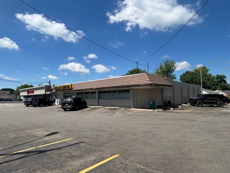 3419 N Prospect Ave, Peoria, IL for sale - Building Photo - Image 2 of 4